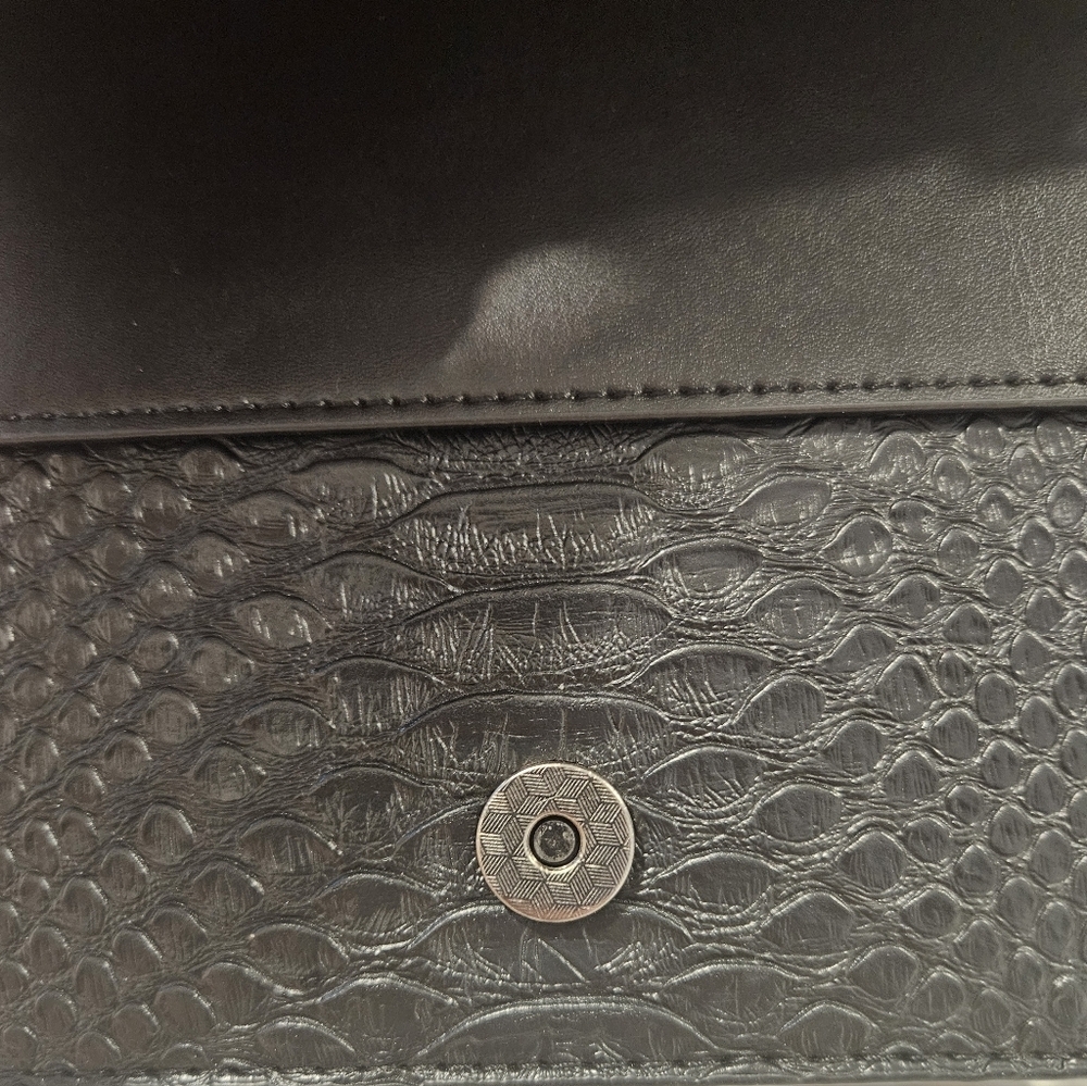 NEW Black Croc Embossed & Snake Detailed Closure With Gunmetal Hardware Bag - Picture 9 of 12